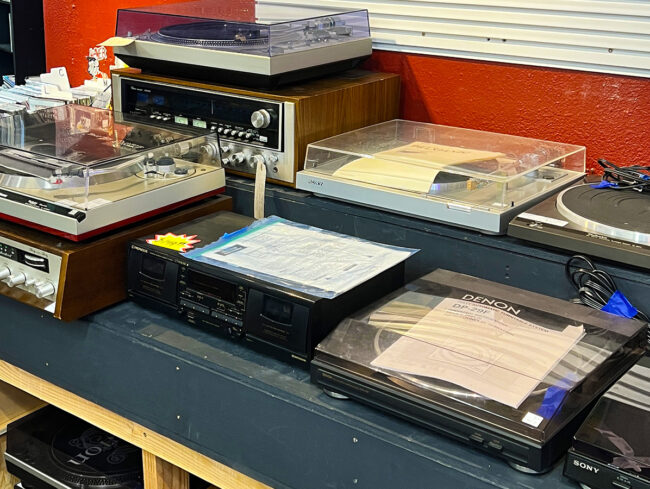 HiFi gear at Rockin' Ruby's in Poulsbo, WA